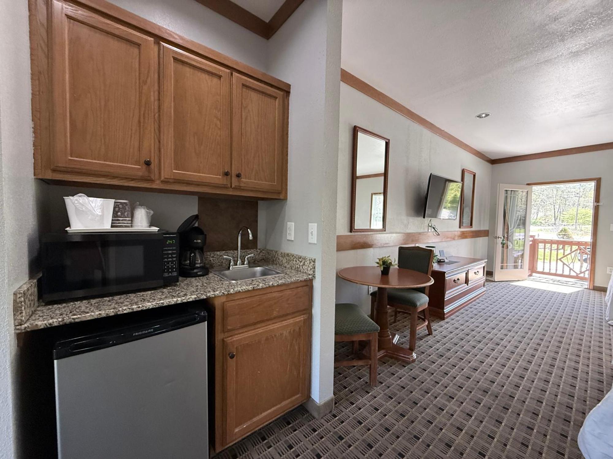 Qualla Cabins And Motel Cherokee Near Casino Whittier Extérieur photo