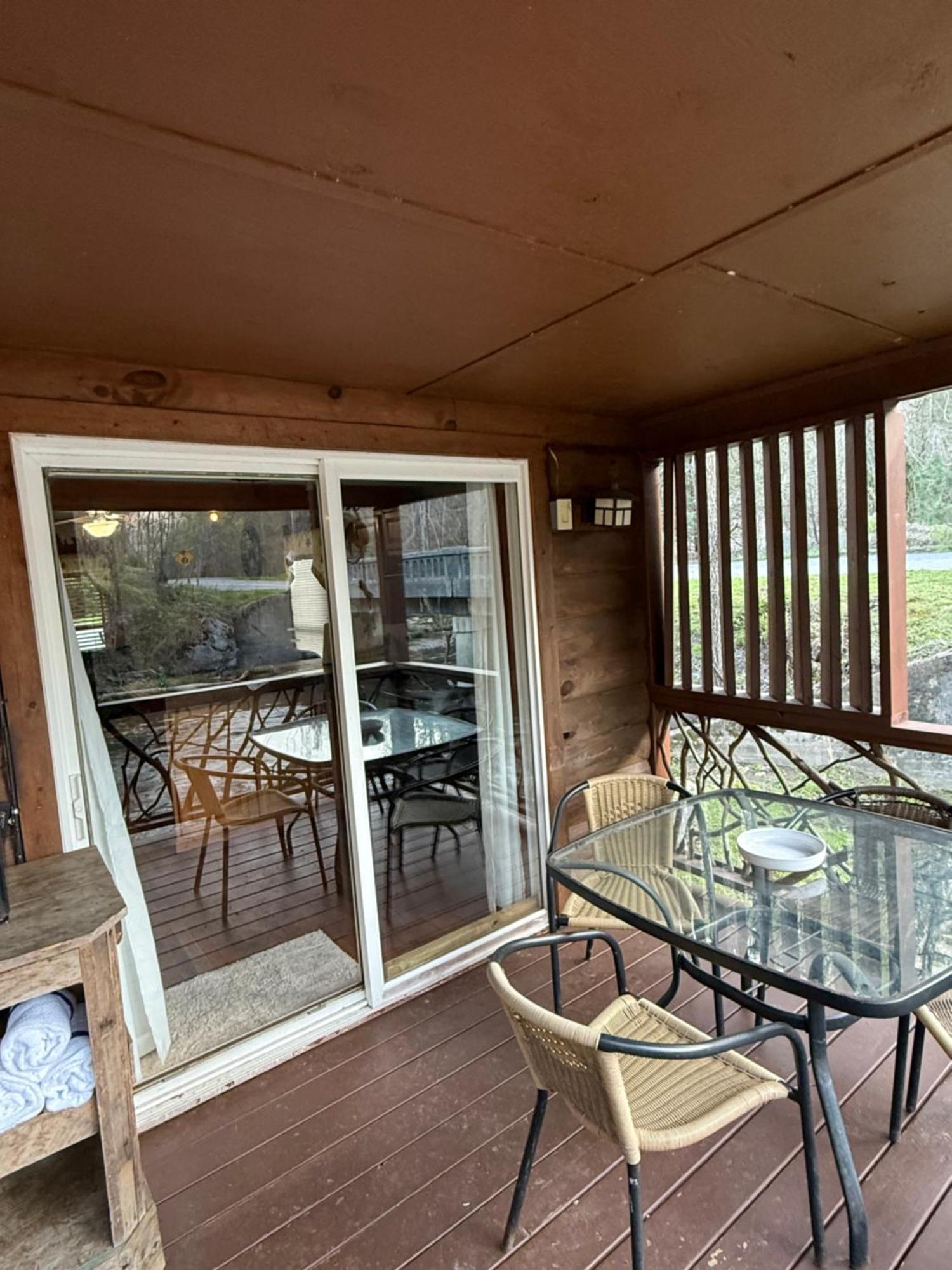 Qualla Cabins And Motel Cherokee Near Casino Whittier Extérieur photo