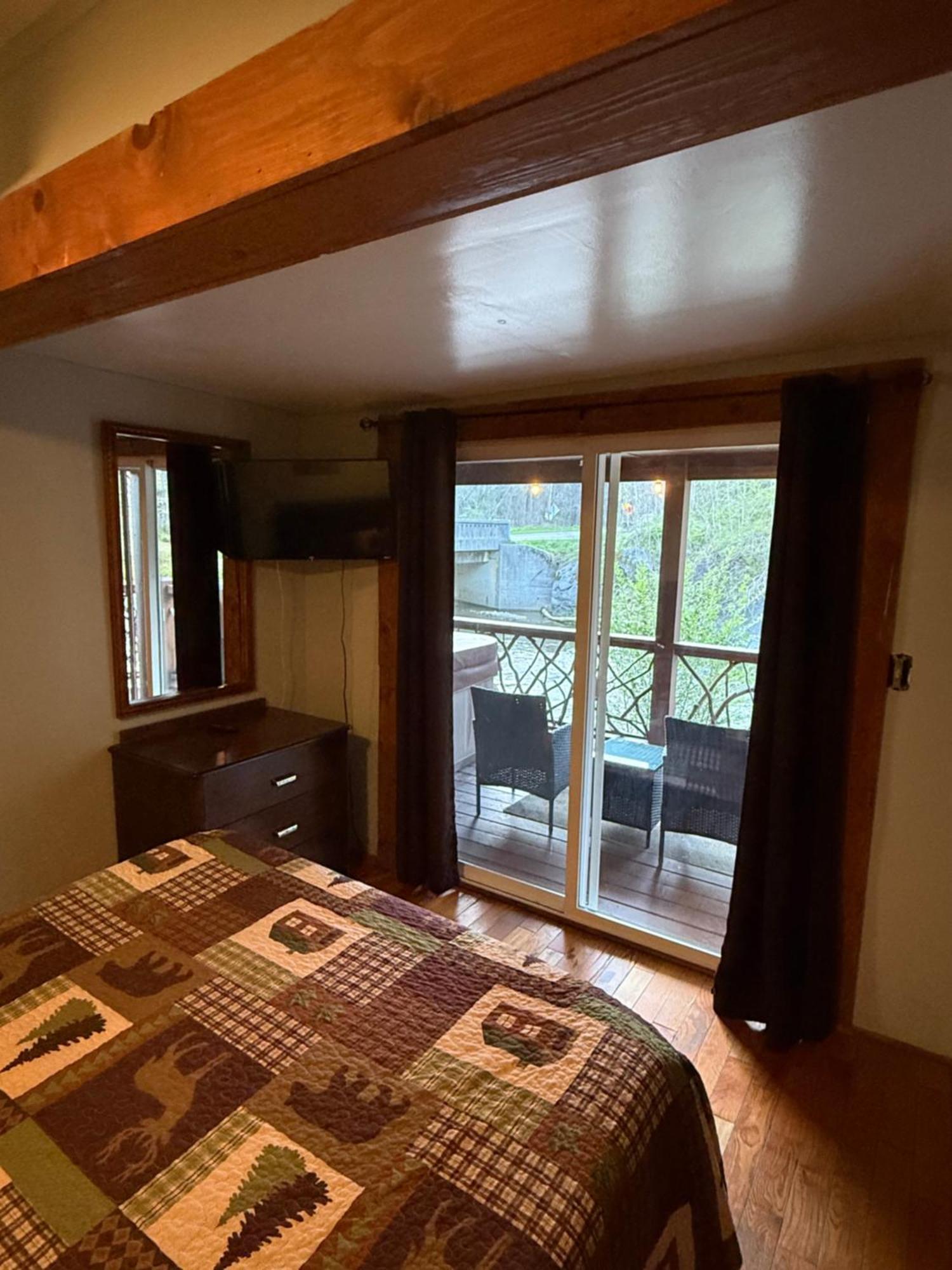 Qualla Cabins And Motel Cherokee Near Casino Whittier Extérieur photo