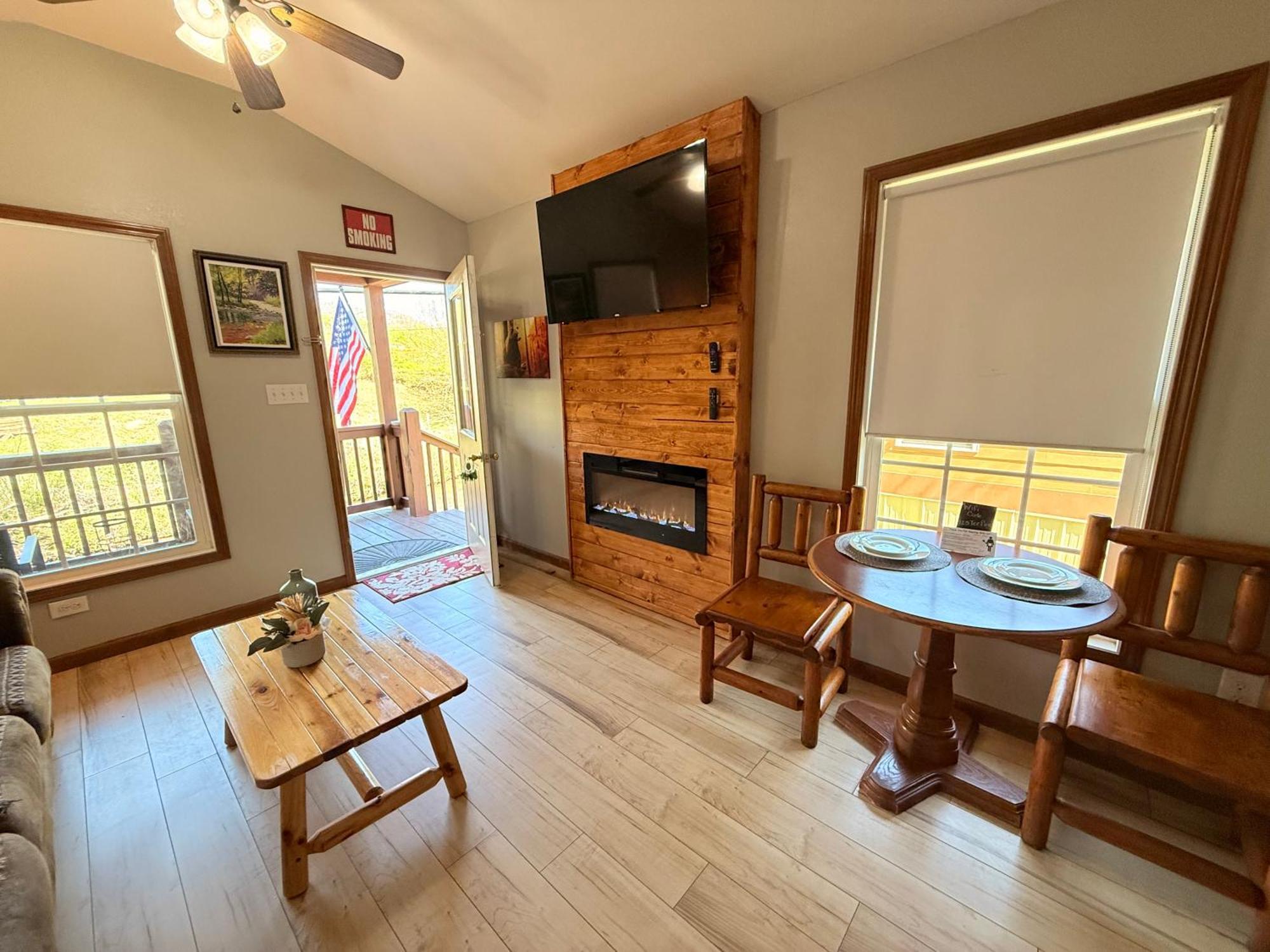 Qualla Cabins And Motel Cherokee Near Casino Whittier Extérieur photo